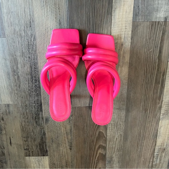 Asos Women’s Vibrant Pink Heels - Picture 2 of 8